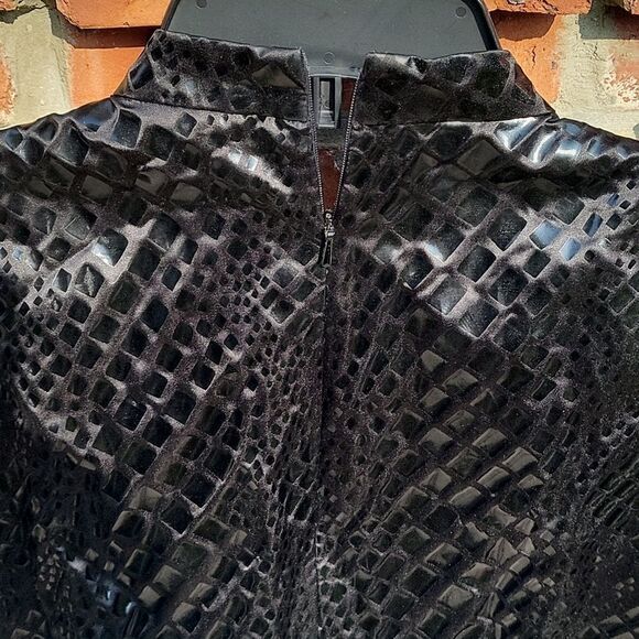 Black silk bodycon outfit - Picture 5 of 9